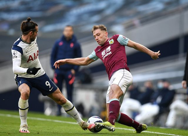 为何亲斯内德？穆帅：斯内德给了我三冠王，那是最棒的一年（穆帅谈为何偏爱斯内德：他助我夺三冠，那是我最好的一个赛季）