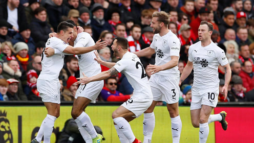 雷霆不敌开拓者？杨瀚森机会来了，良机莫失（雷霆负于开拓者？杨瀚森迎来上位良机，务必把握）