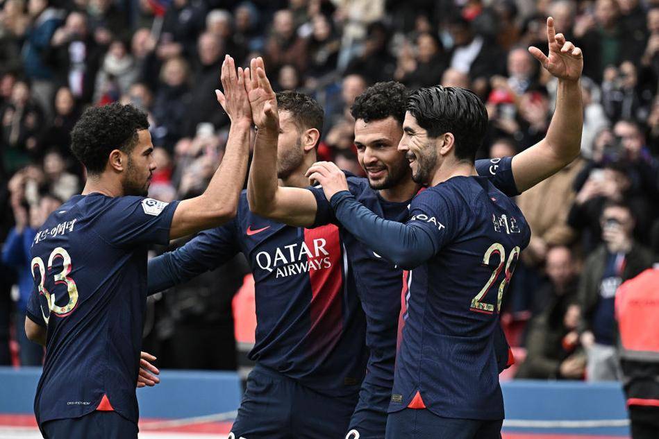 阿德巴约总分升至队史得分榜第三，紧追莫宁仰望韦德（阿德巴约升至队史得分第3，仅次韦德与莫宁）