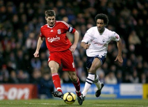 布斯克茨与阿尔巴现身迈阿密网球表演赛，为同胞阿卡助阵（布斯克茨、阿尔巴亮相迈阿密网球表演赛，为同胞阿卡助威）