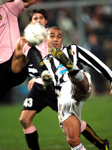 共和报：米兰正考虑冬窗签回41岁的蒂亚戈-席尔瓦（共和报：米兰考虑冬窗重签41岁蒂亚戈-席尔瓦）