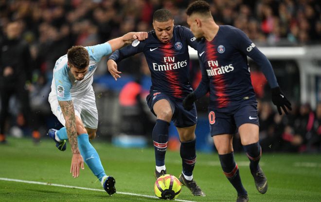 前热火助教爆料莱利曾威胁某超级球星：宁可以交易你也不解雇他（前热火助教称莱利曾放话给某超级球星：宁可把你交易走也不解雇他）