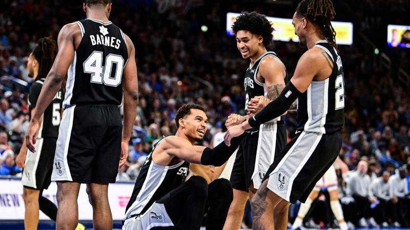 梅西印度行引热潮，球衣热卖、为梅西在地上作画、树立纪念碑（梅西造访印度掀狂热：球衣热销、地画致敬、纪念碑树立）