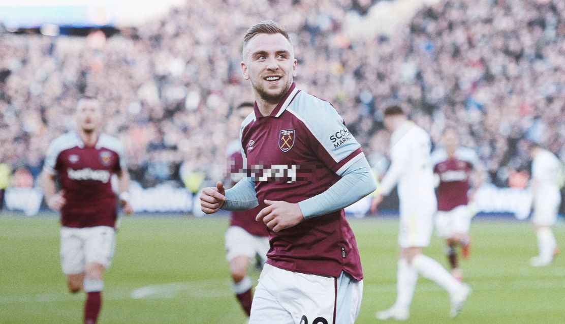 冲刺时刻！年终大战决赛实时赛况：姆巴佩领先C罗不到100票（最后冲刺！年终终极对决最新票数：姆巴佩领先C罗不足百票）